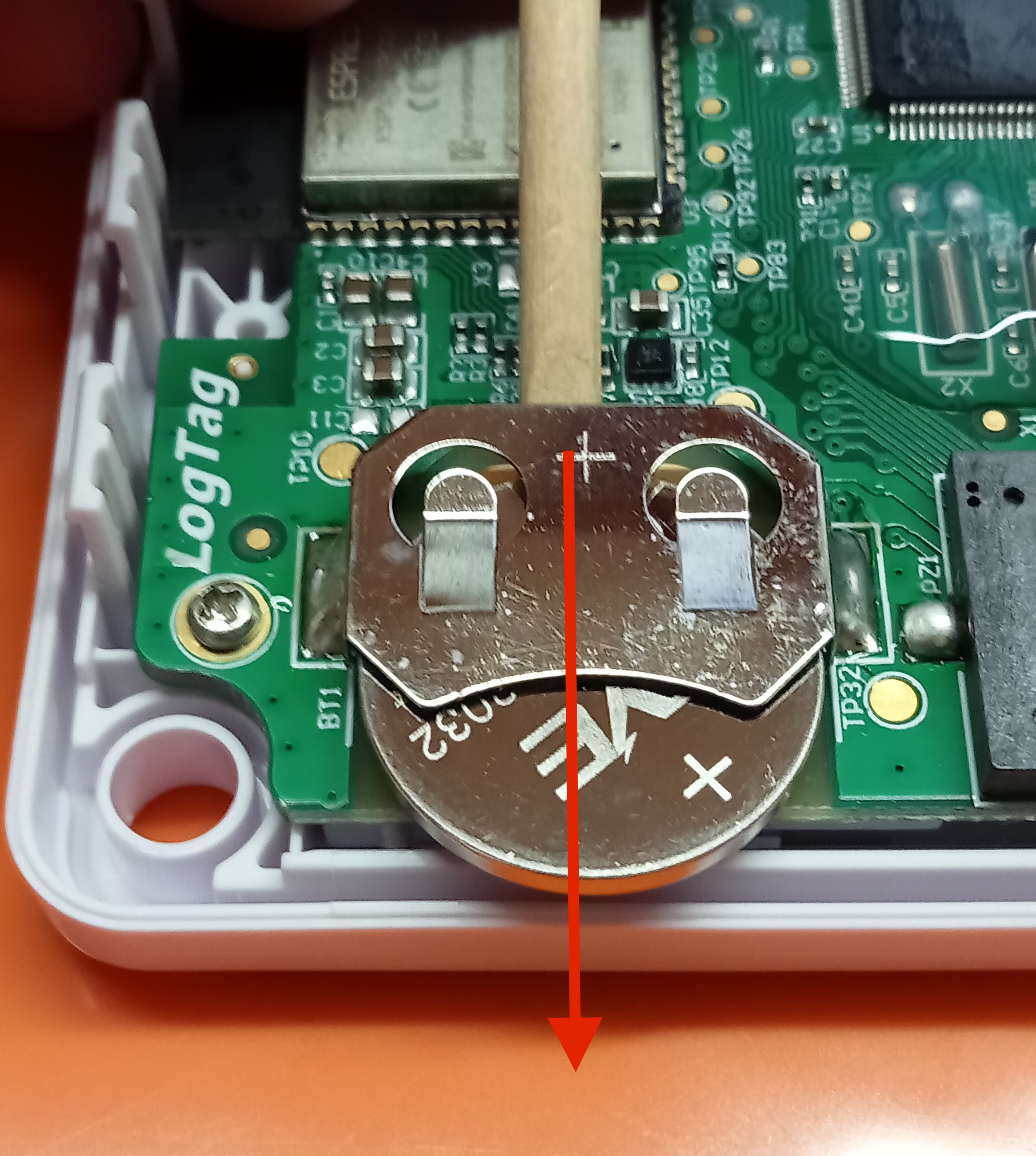 Push_out_battery.jpeg